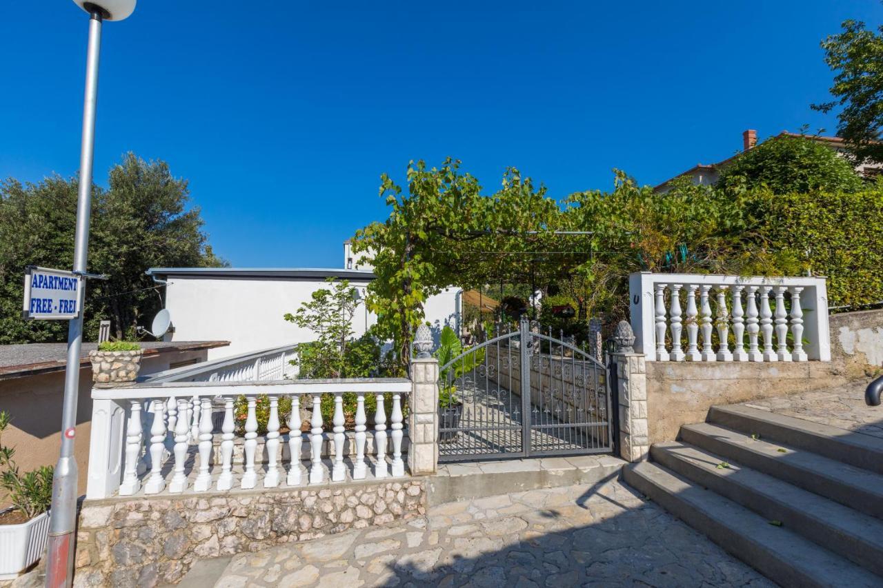 Apartman Mladenka Dramalj Exterior foto