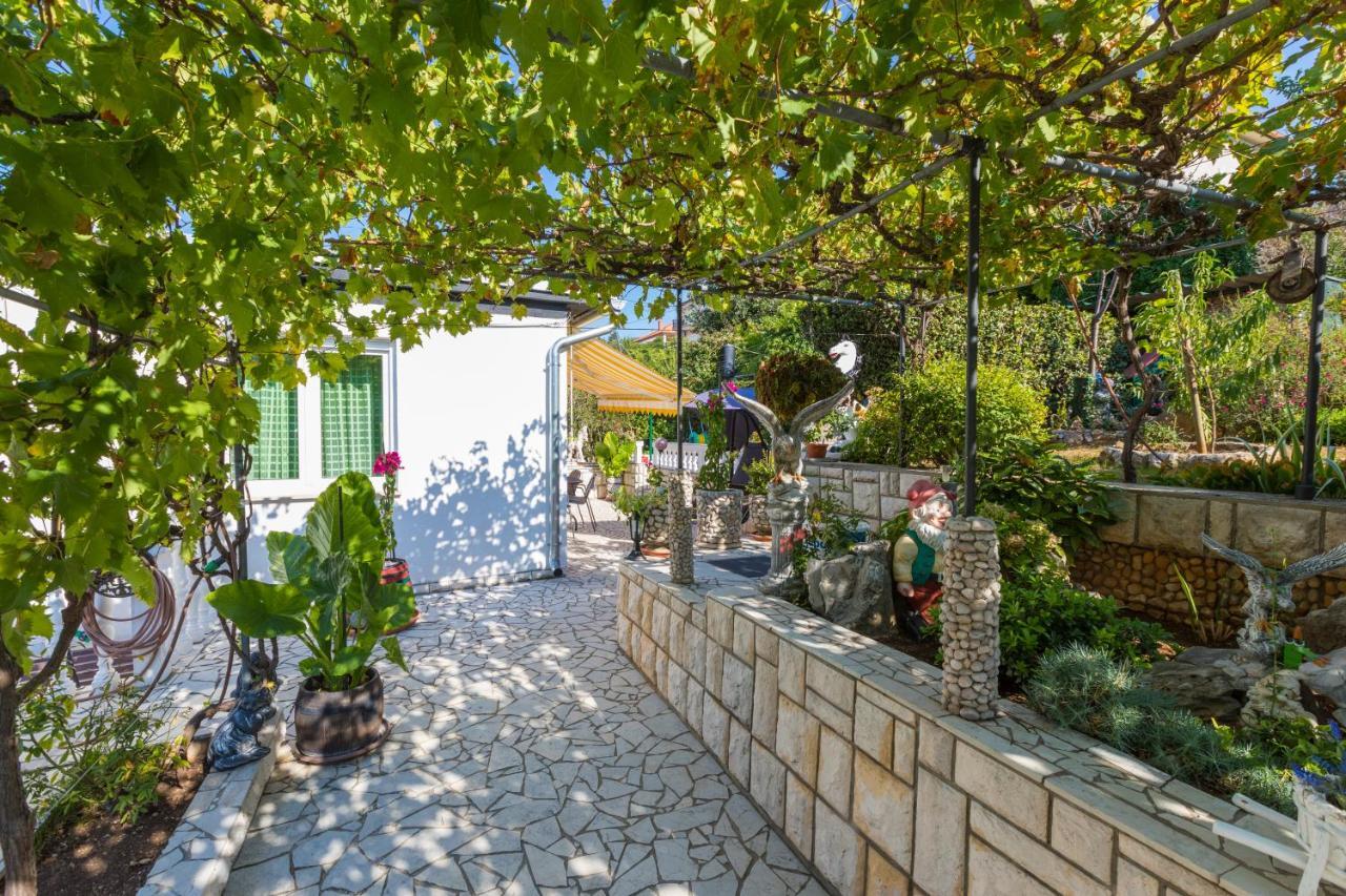 Apartman Mladenka Dramalj Exterior foto