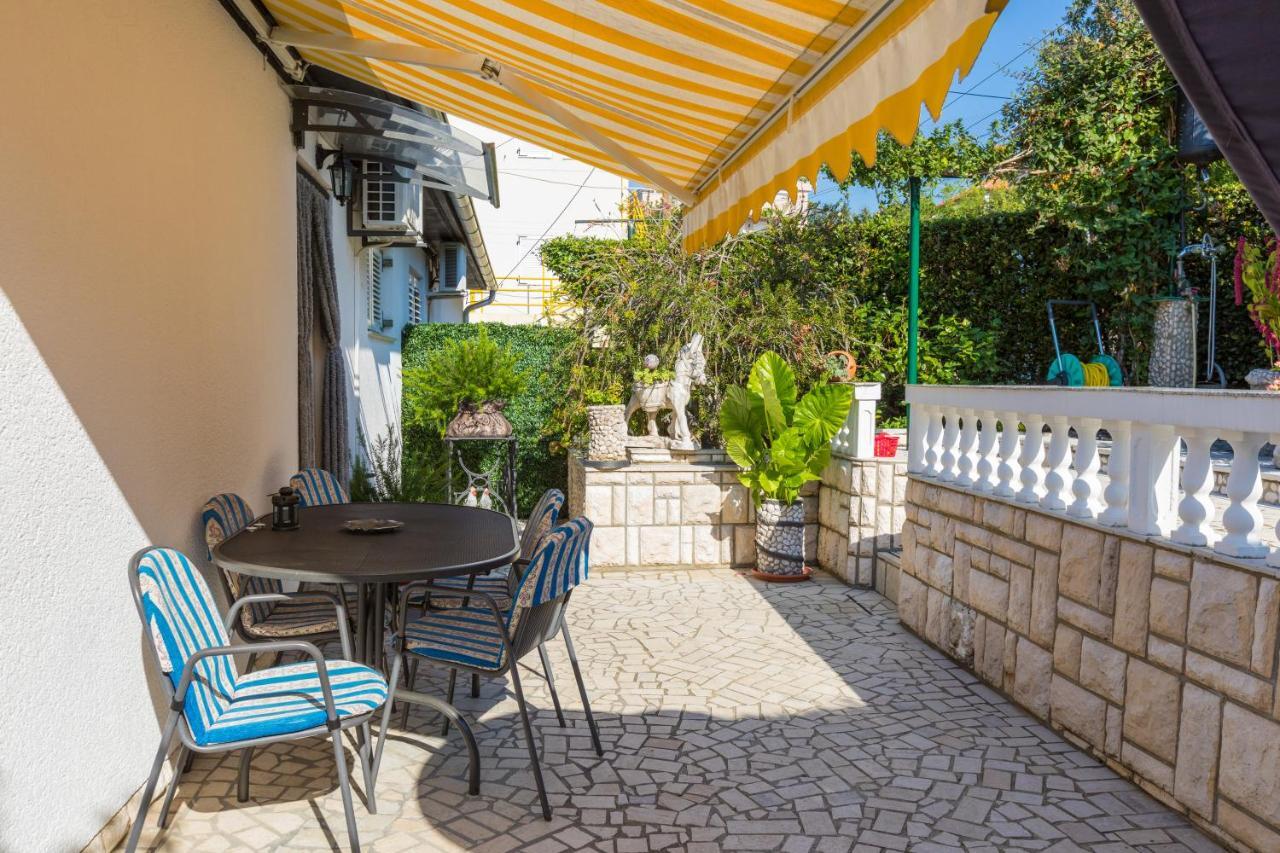 Apartman Mladenka Dramalj Exterior foto
